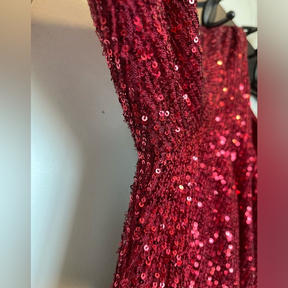 Shimmery Plus size V-neck Ball Gown - Picture 9 of 11